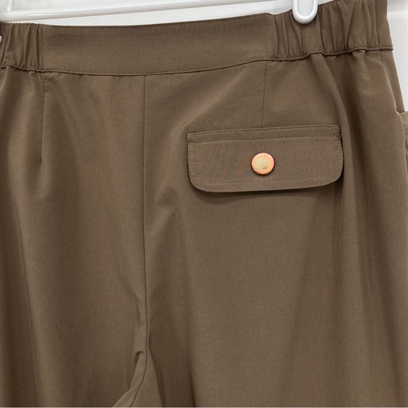 Weekends by Chico’s Women’s Lightweight Cargo Pants - Picture 9 of 12